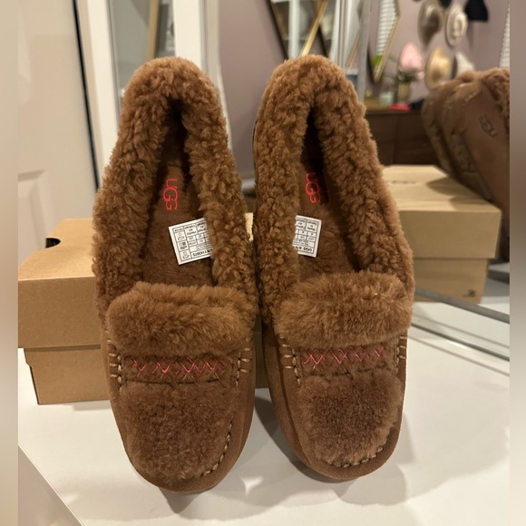 Limited edition UGG Ansley Braid Slipper - Picture 3 of 7
